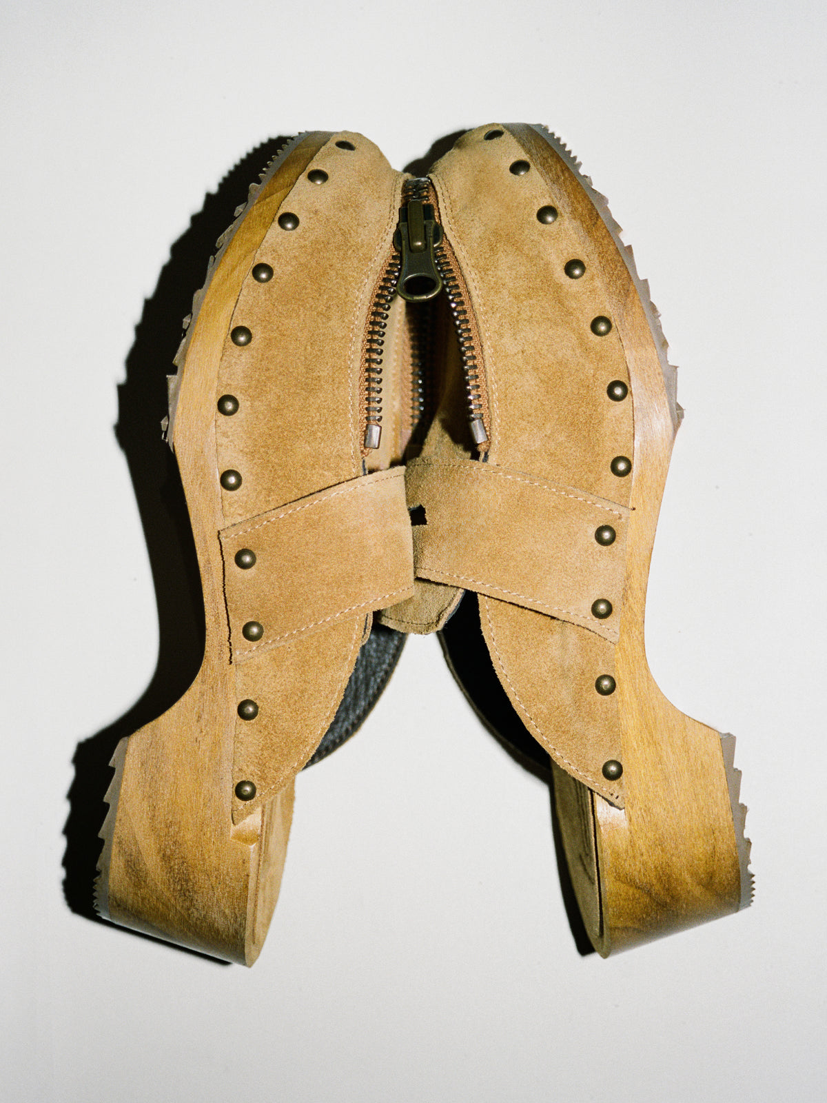 Zipped clogs