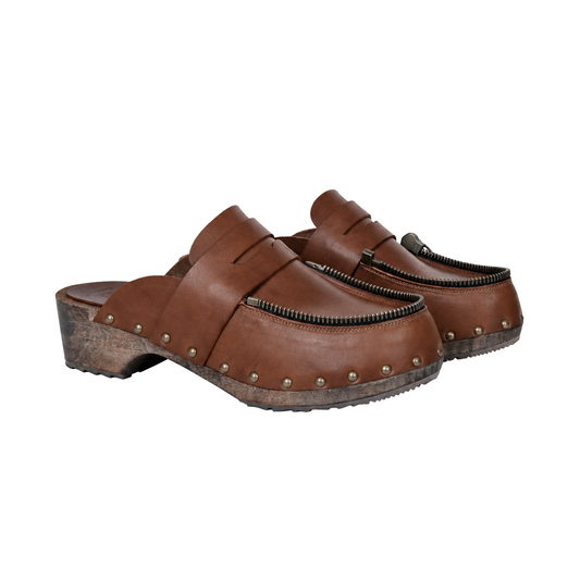 Zipped clogs