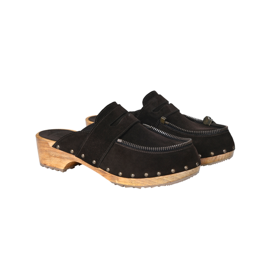 Zipped clogs
