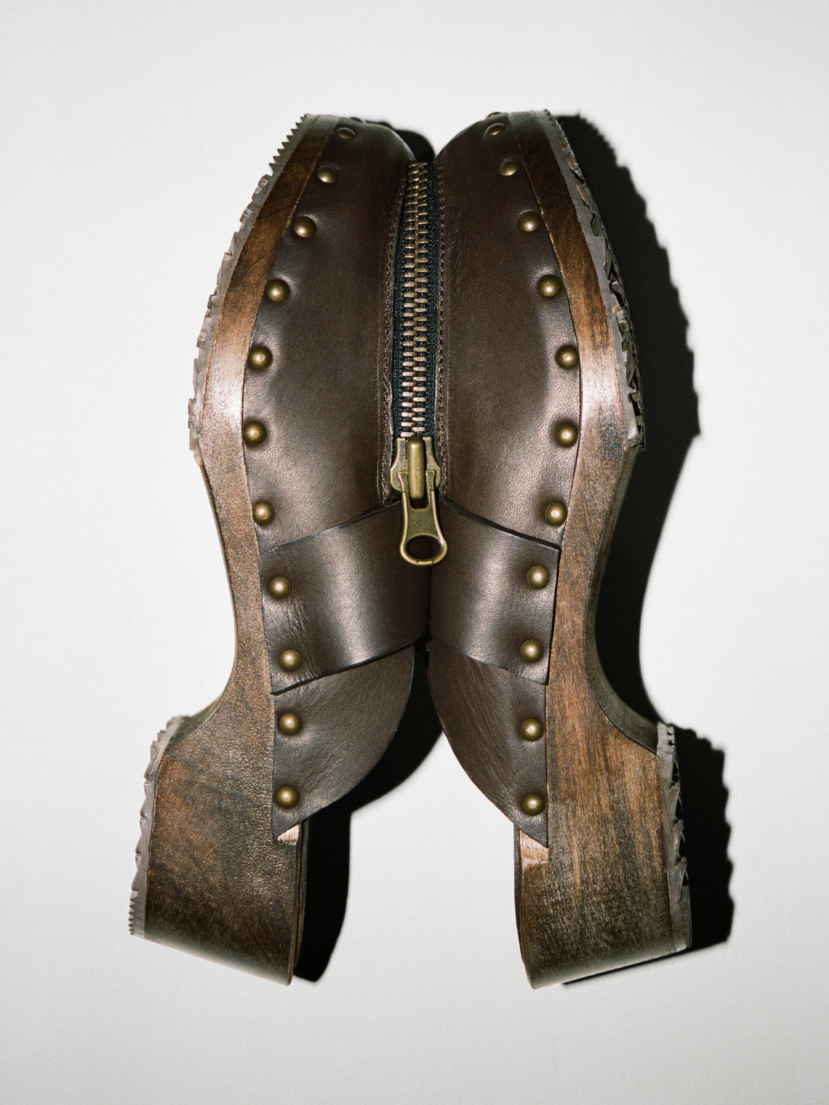 Zipped clogs