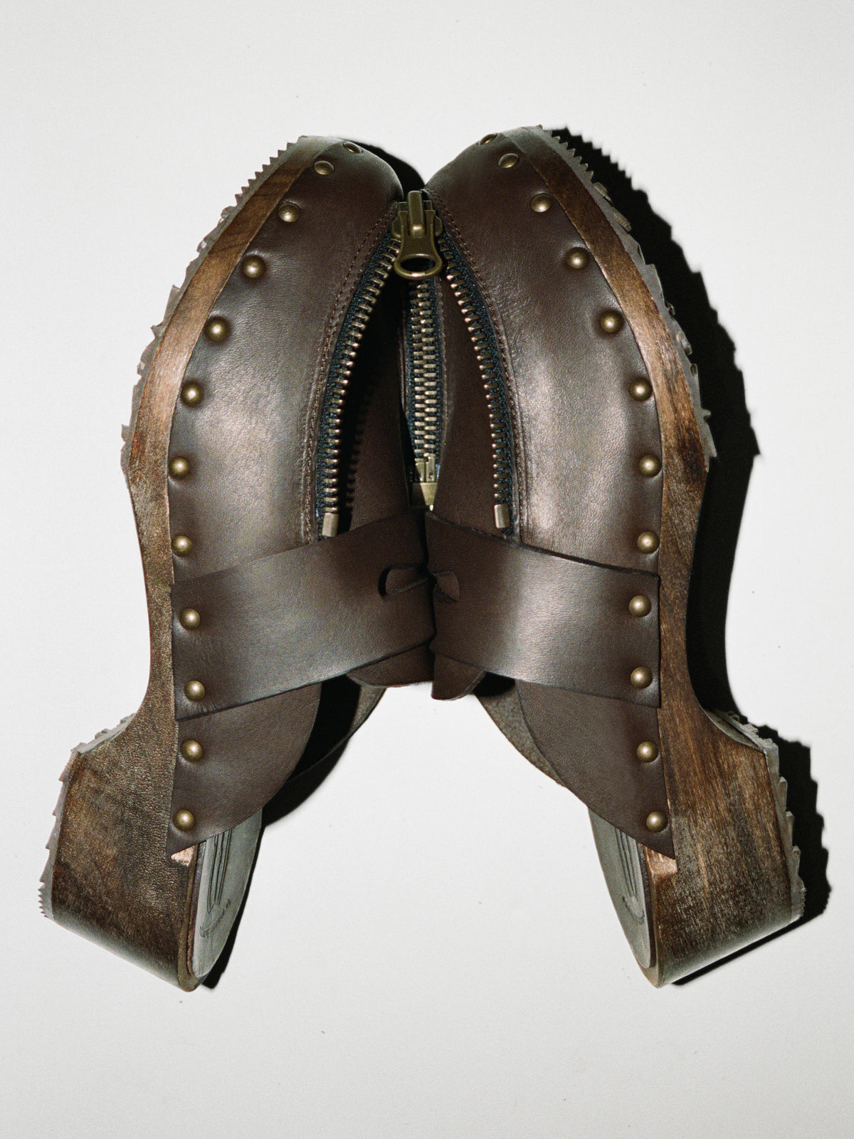 Zipped clogs