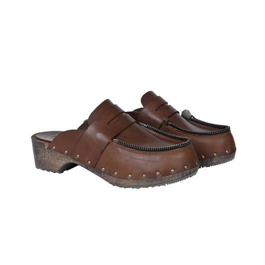 Zipped clogs