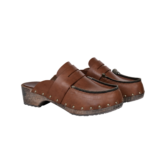 Zipped clogs